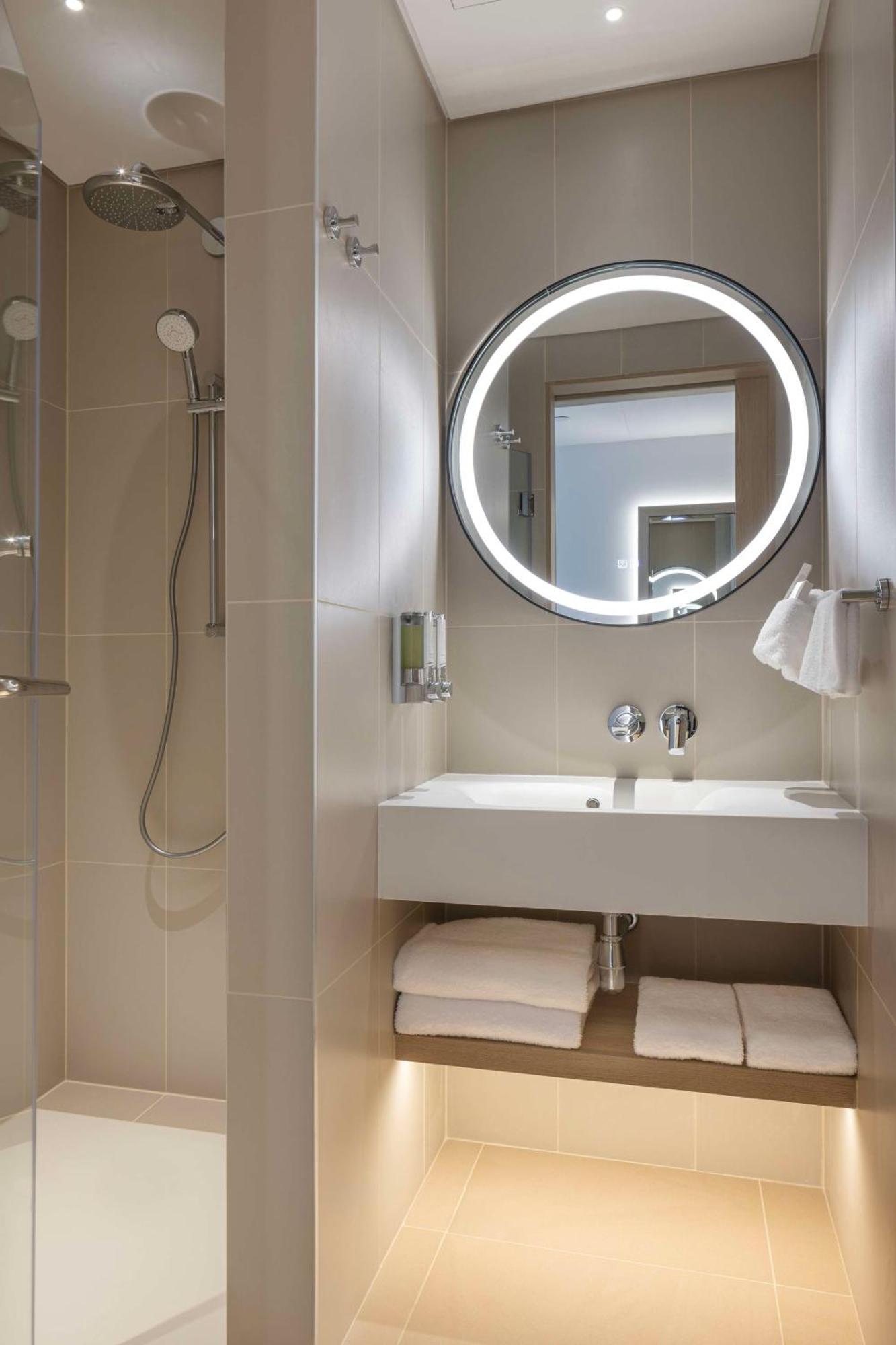 Hampton By Hilton Kuwait Salmiya Hotel Kuwait City Bagian luar foto