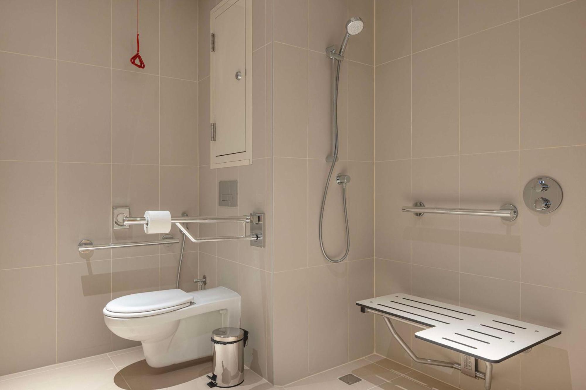 Hampton By Hilton Kuwait Salmiya Hotel Kuwait City Bagian luar foto