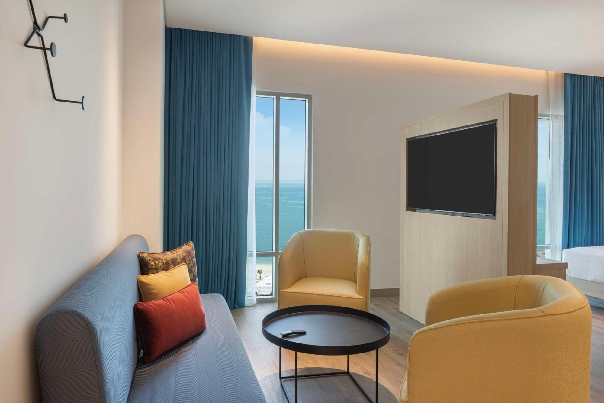 Hampton By Hilton Kuwait Salmiya Hotel Kuwait City Bagian luar foto