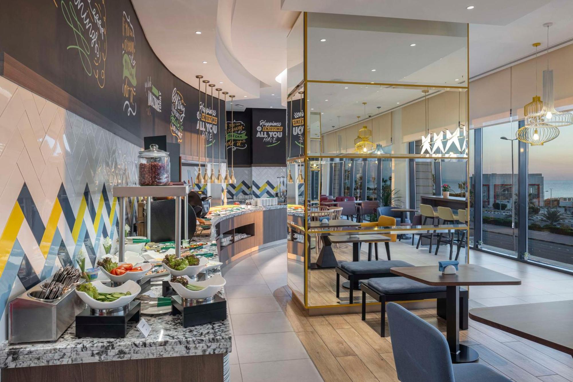 Hampton By Hilton Kuwait Salmiya Hotel Kuwait City Bagian luar foto
