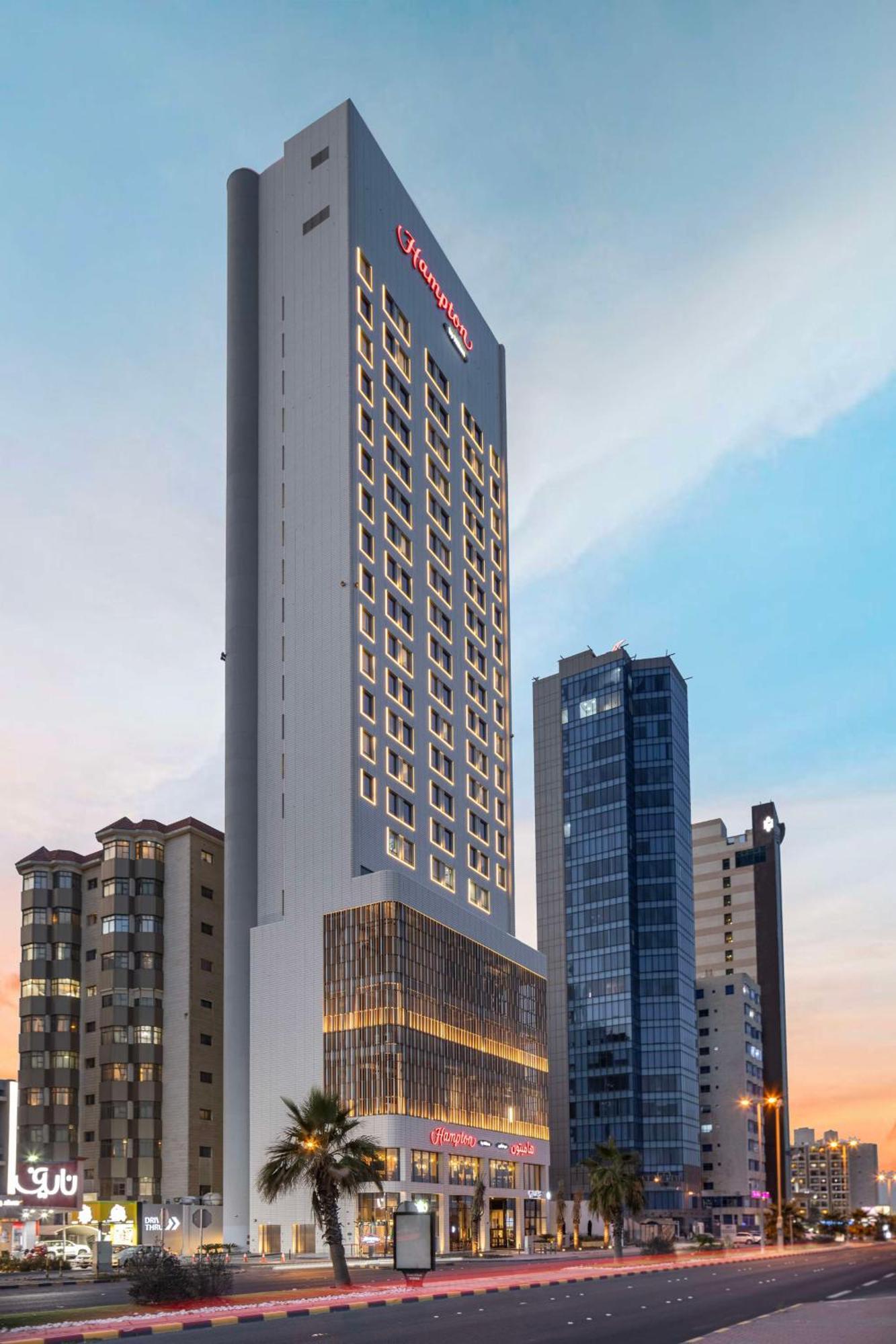 Hampton By Hilton Kuwait Salmiya Hotel Kuwait City Bagian luar foto